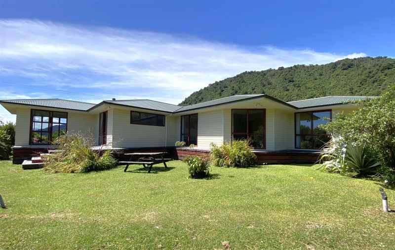 4 Keith Sands Grove, Havelock North, Havelock North - Carousel 1