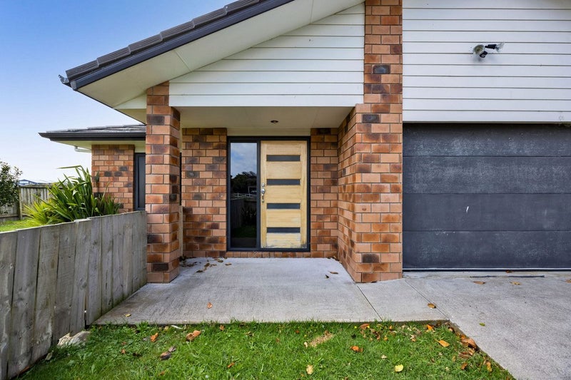 8 County Drive, Hawera - Carousel 22