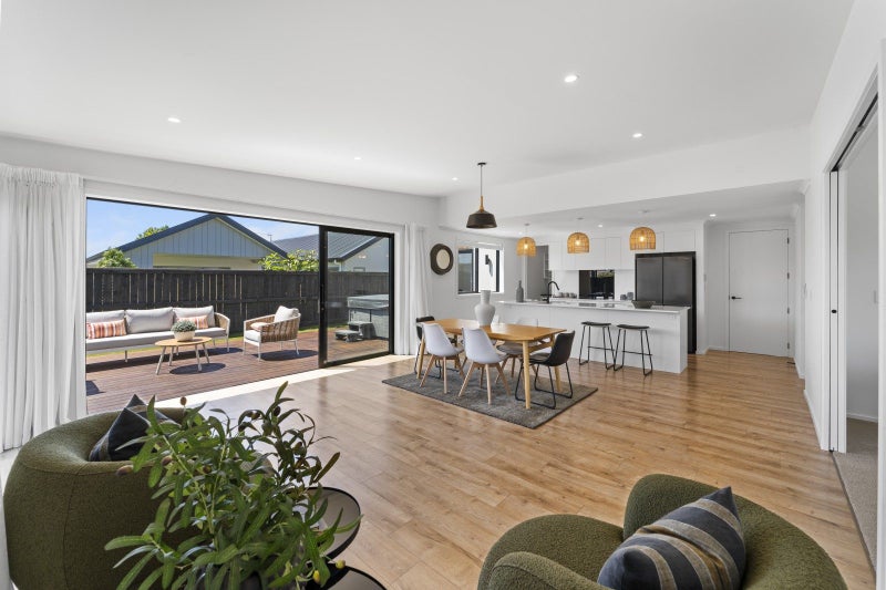 7 Greenway Crescent, Hope, Richmond - Carousel 2