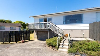 2/6 Benygloe Place, Highland Park, Auckland - Carousel 1