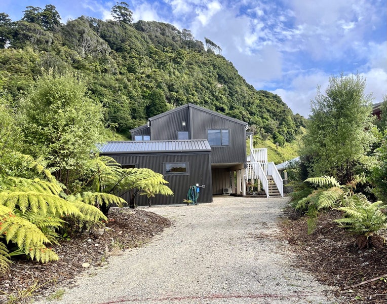 4 Horncastle Crescent, Little Wanganui, Karamea - Carousel 1