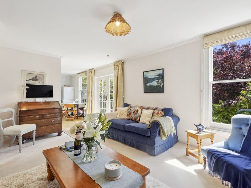 35 Brownville Crescent, Maori Hill, Dunedin - Carousel 2