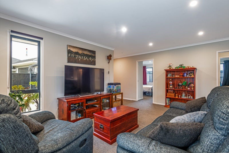 11 Pearl Grove, Ashhurst, Ashhurst - Carousel 2