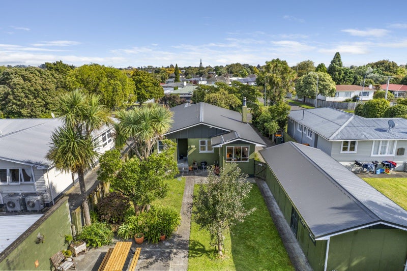 27 Waterloo Crescent, Hokowhitu, Palmerston North - Carousel 1