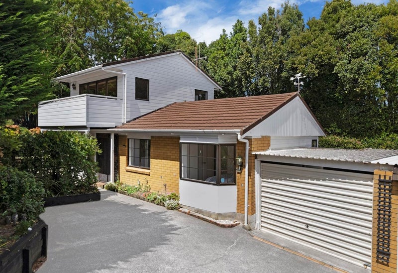 2/15 Micawber Place, Mellons Bay, Auckland - Carousel 1
