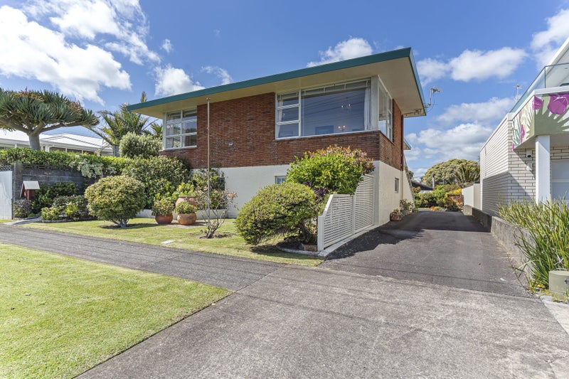 34 Hamblyn Street, Strandon, New Plymouth - Carousel 1