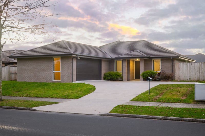 44 Cumberland Drive, Flagstaff, Hamilton - Carousel 1