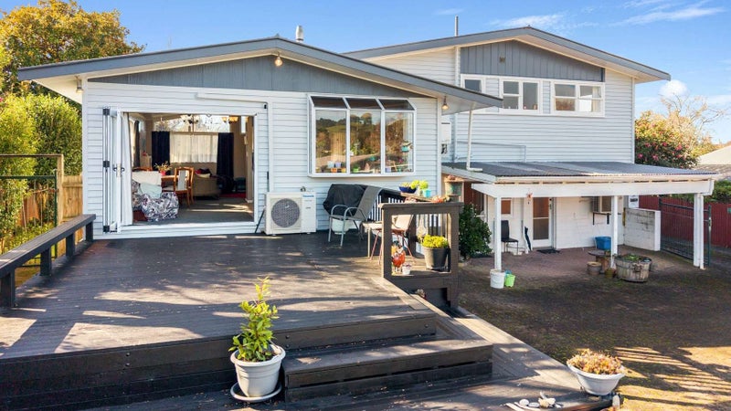 12 Rimuvale Street, Pukehangi, Rotorua - Carousel 1