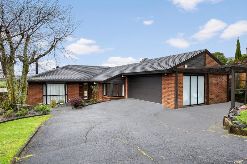 15 Orangewood Drive, Northpark, Auckland - Carousel 1