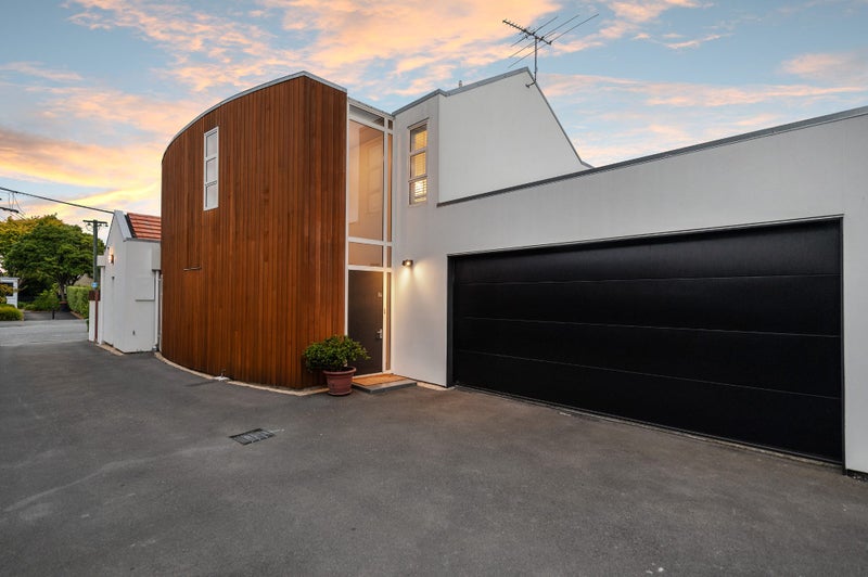 1/10 Naseby Street, Merivale, Christchurch - Carousel 2
