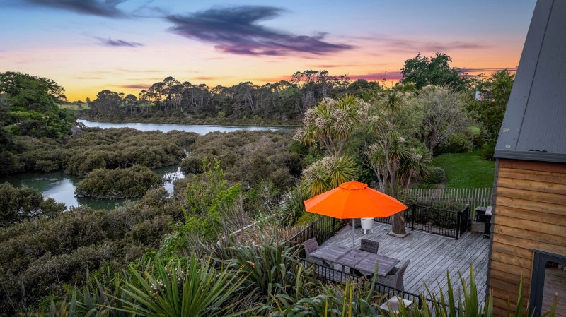 39 Kent Terrace, Riverhead, Riverhead - Carousel 1