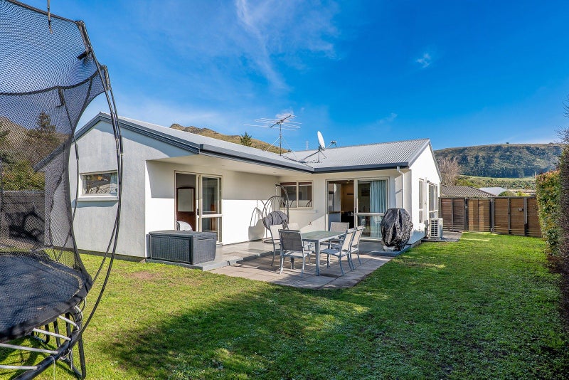 7 Castleview Lane, Heathcote Valley, Christchurch - Carousel 1