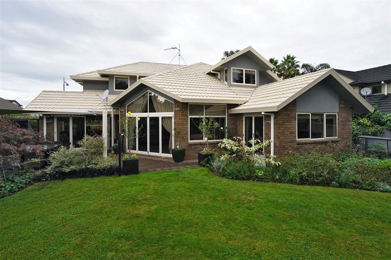 10 Helmsdale Court, Huntington, Hamilton - Carousel 1