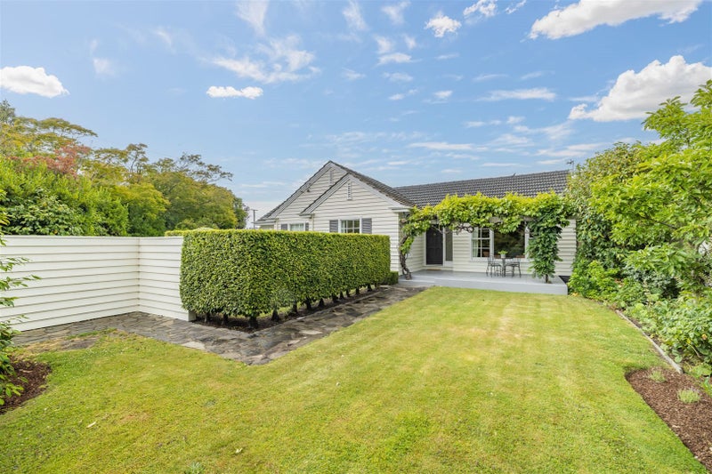 10 Joyce Crescent, Ilam, Christchurch - Carousel 1