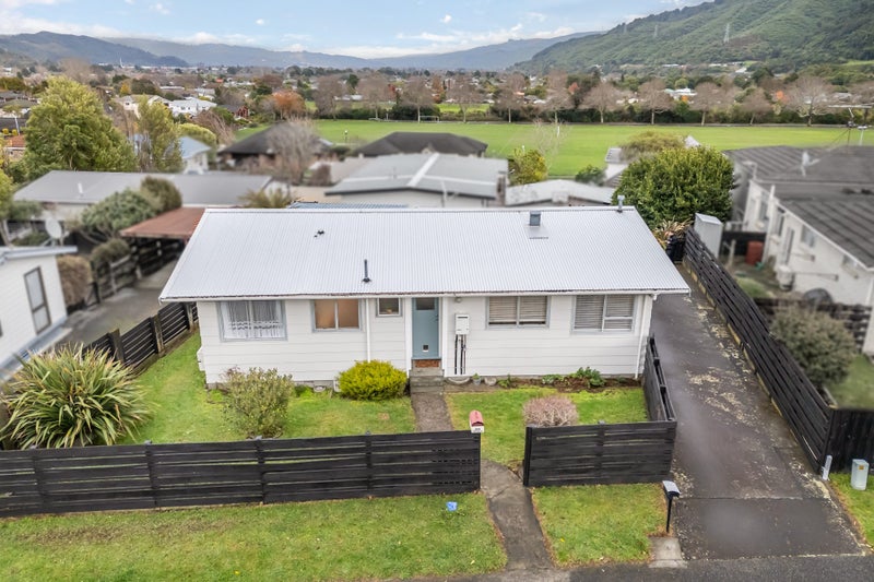 1/33 Roband Crescent, Brown Owl, Upper Hutt - Carousel 2