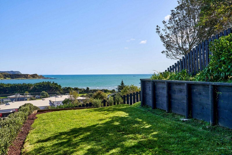 9 Mana View Road, Paremata, Porirua - Carousel 1