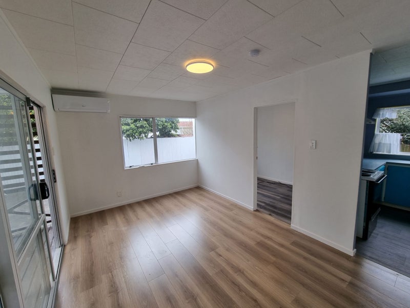 13 Wroughton Crescent, Otara, Auckland - Carousel 2