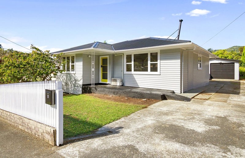 4 Shackleton Grove, Stokes Valley, Lower Hutt - Carousel 1