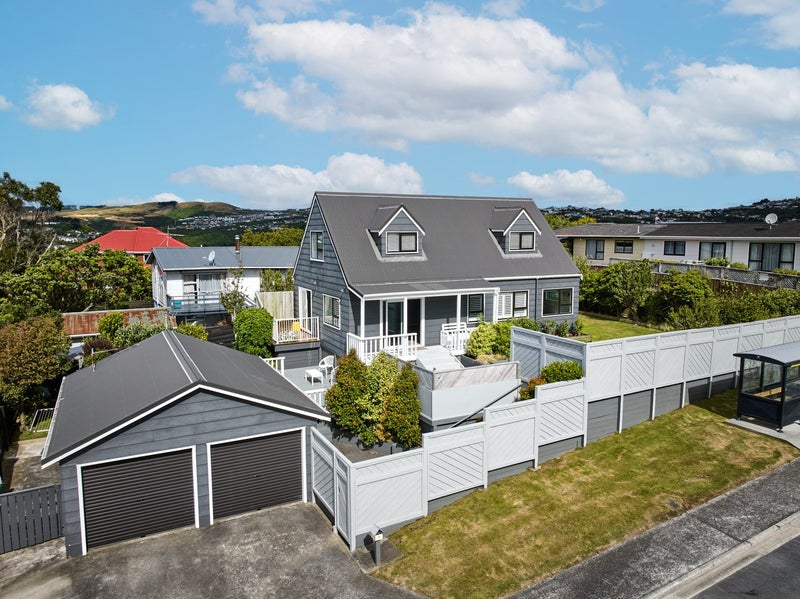 19 Cambrian Street, Churton Park, Wellington - Carousel 1