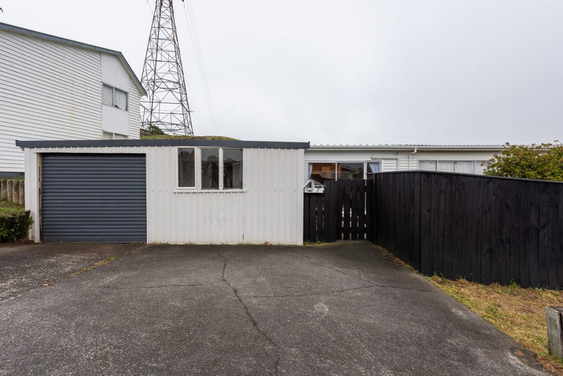 7 Chetwode Grove, Newlands, Wellington - Carousel 2