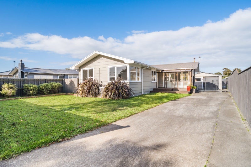 20 Rhodes Drive, Kelvin Grove, Palmerston North - Carousel 1