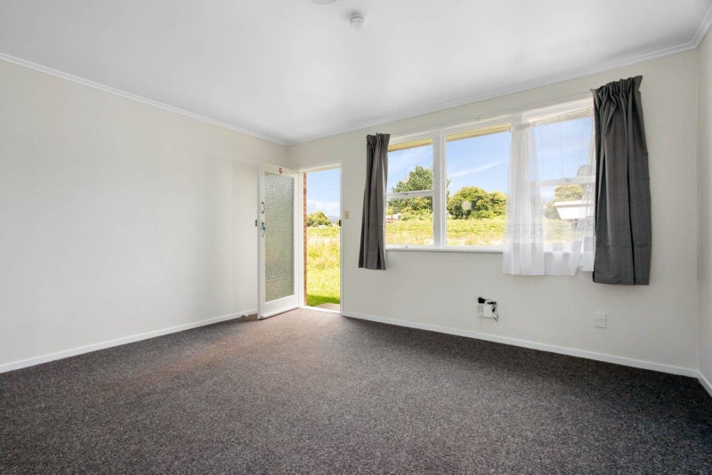 458 West Coast Road, Glen Eden, Auckland - Carousel 1