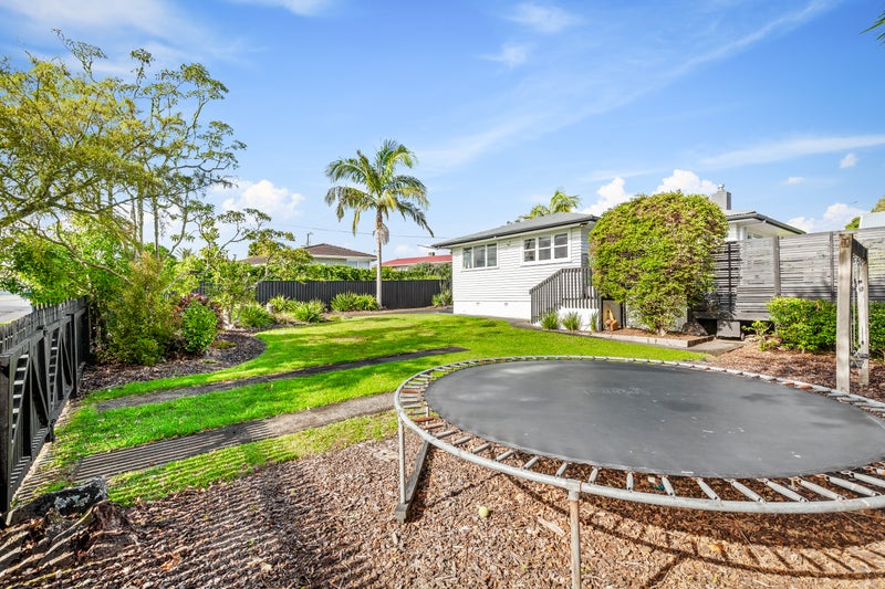 1 Allington Road, Massey, Auckland - Carousel 2