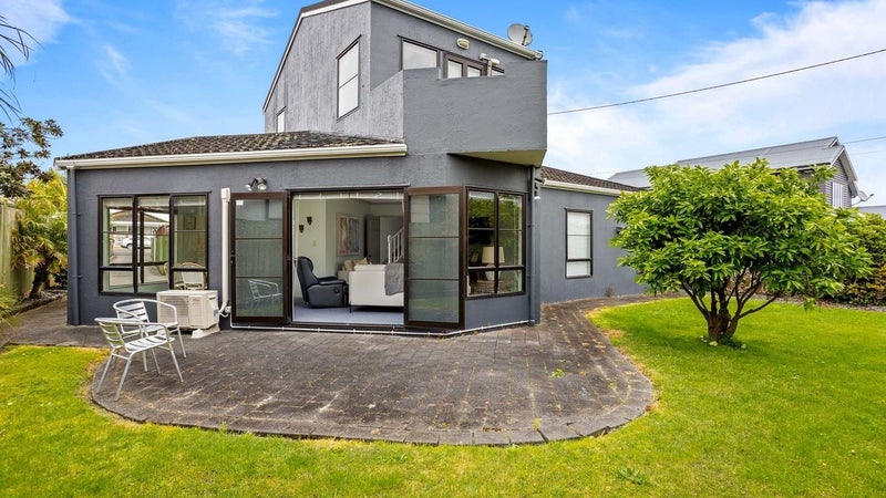 2/19 Stanley Avenue, Milford, Auckland - Carousel 1