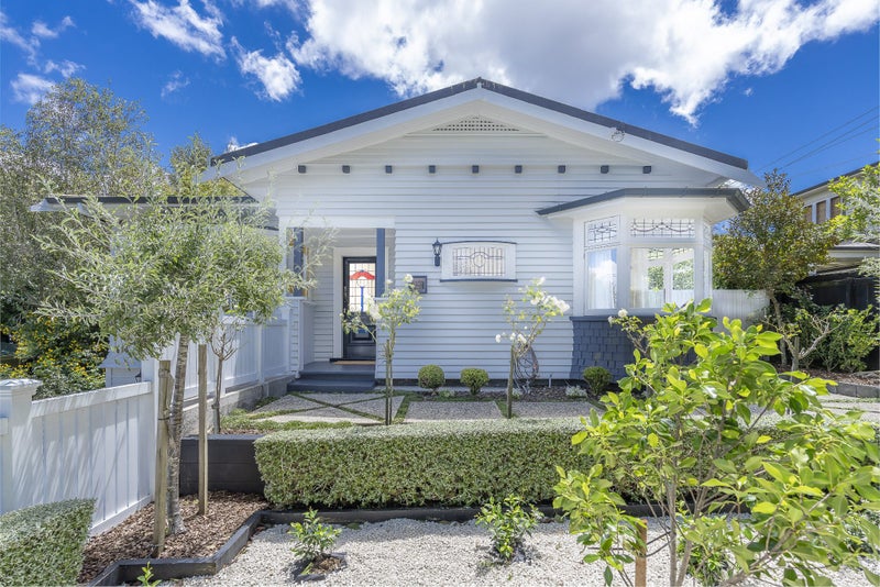 141 Taylors Road, Mount Albert, Auckland - Carousel 1