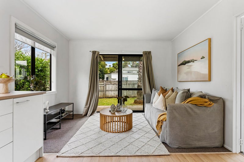 9 Ivy Place, Birkdale, Auckland - Carousel 1