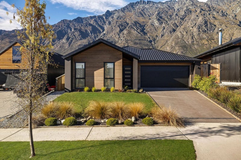 13 Spur Ridge Rise, Jacks Point, Queenstown-Lakes, Otago - Carousel 1