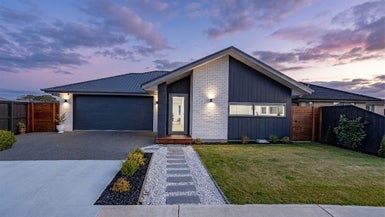 43 Chambers Avenue, Woodend, Woodend - Carousel 1