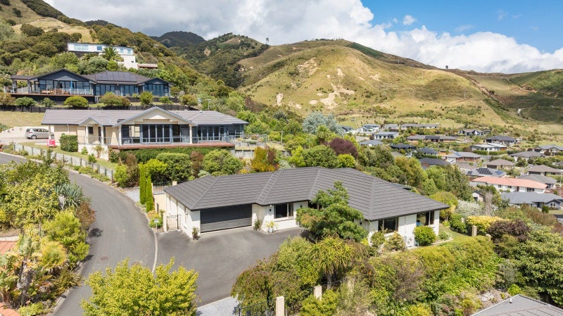 16 Springlea Heights, Atawhai, Nelson - Carousel 2