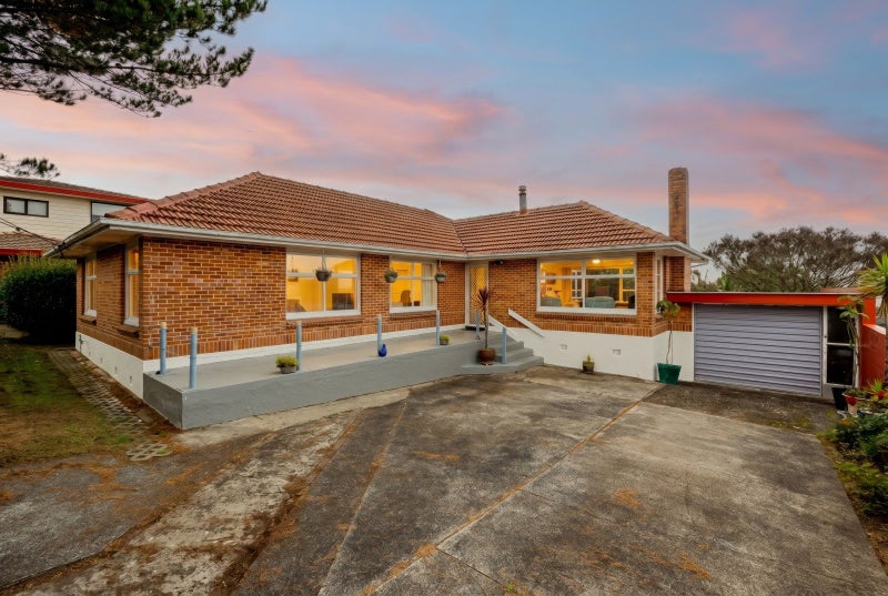 32 Donovan Street, Blockhouse Bay, Auckland - Carousel 1