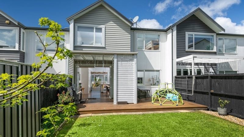 13 Sunview Street, Silverdale, Silverdale - Carousel 1