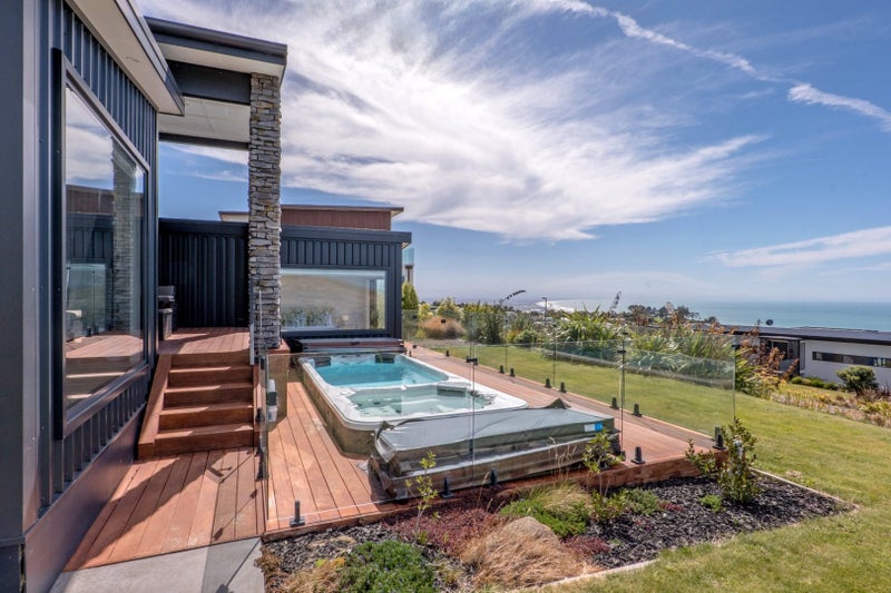 1 Ridgeway Place, Richmond Hill, Christchurch - Carousel 2