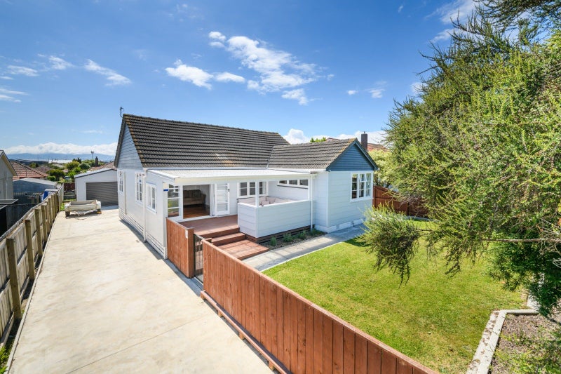 9 Mersey Terrace, Roslyn, Palmerston North - Carousel 1
