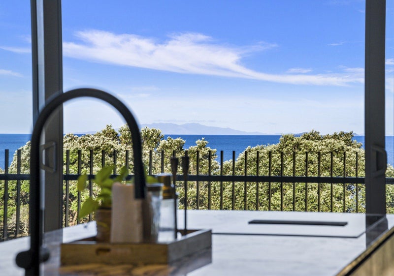 61A Churchill Road, Murrays Bay, Auckland - Carousel 23