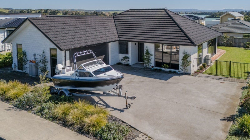 4 Okohaka AVE, Glenbrook, Glenbrook - Carousel 2