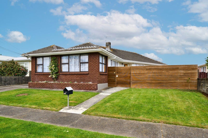 29 Rosebank Avenue, Avalon, Lower Hutt - Carousel 1