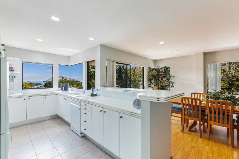 2/7 Calypso Place, Rothesay Bay, Auckland - Carousel 2
