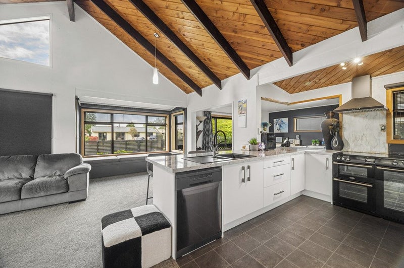 11 Streamdale Place, Ngongotaha, Rotorua - Carousel 1