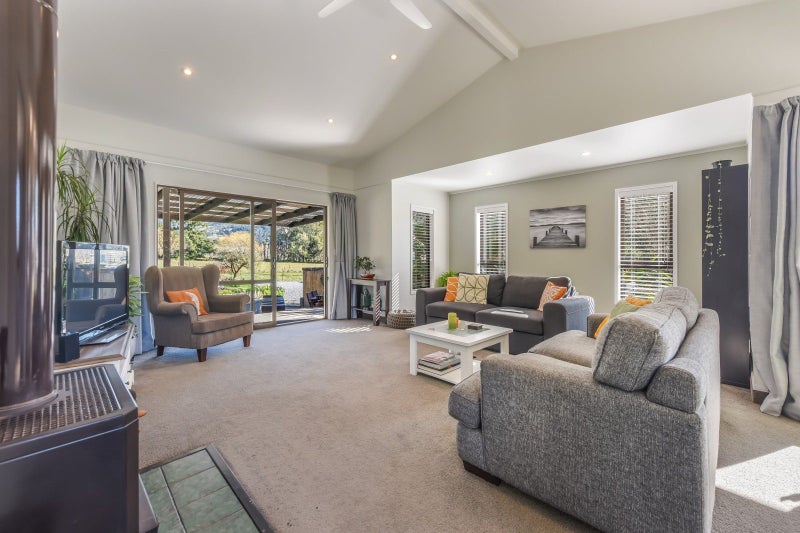 21 Mickell Road, Brooklyn - Carousel 2