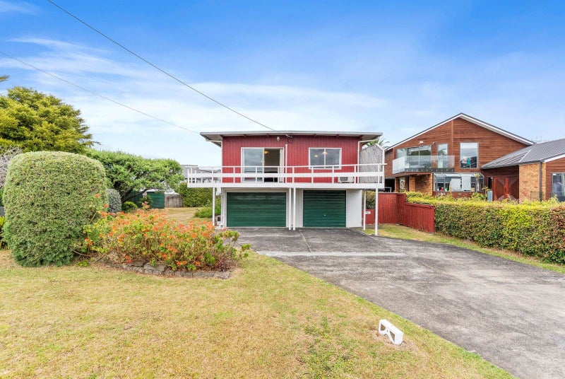 8 Kowhai Road, Campbells Bay, Auckland - Carousel 1