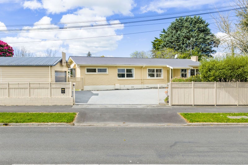 2 Carrington Avenue, Hillcrest, Hamilton, Waikato - Carousel 1