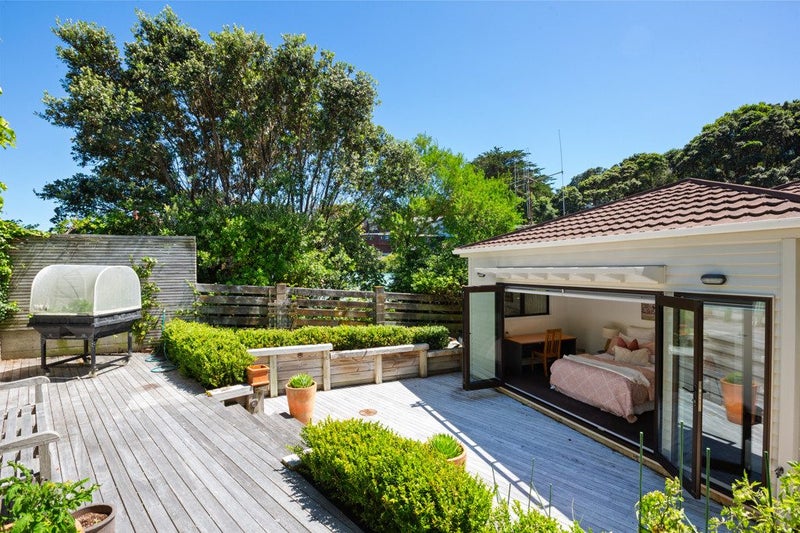 22 Tio Tio Road, Miramar, Wellington - Carousel 2