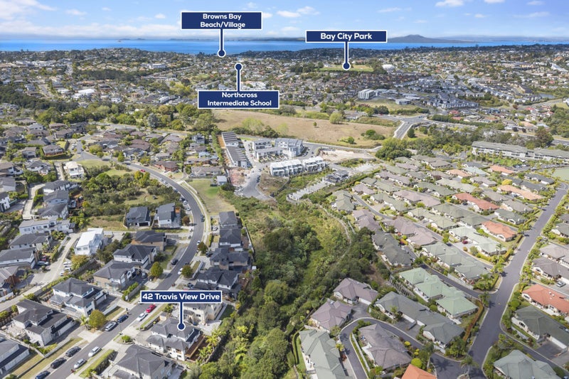 42 Travis View Drive, Fairview Heights, Auckland - Carousel 2