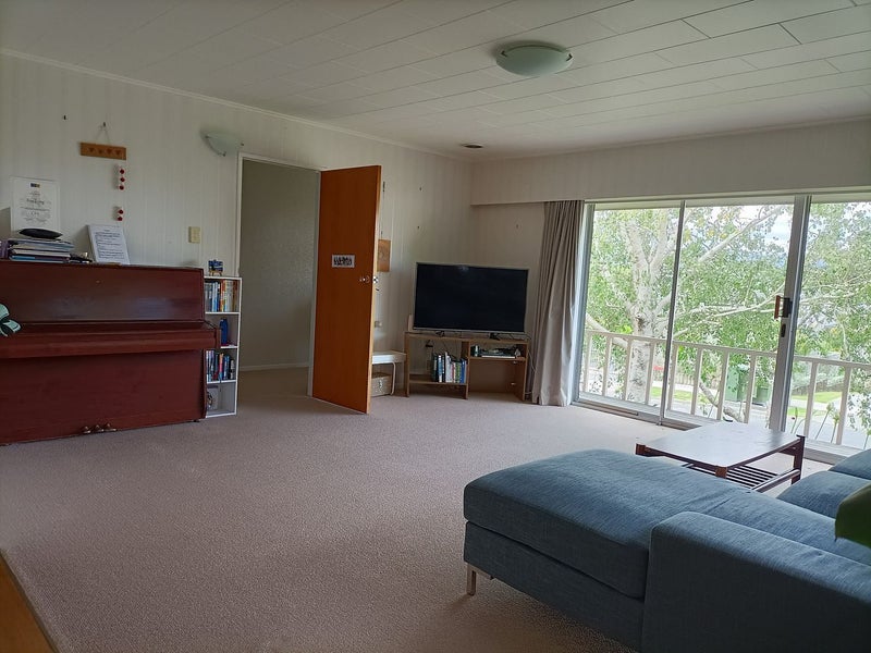 7 Stanhope Grove, Korokoro, Lower Hutt - Carousel 2