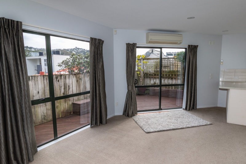 8 Princess Street, Newtown, Wellington - Carousel 2