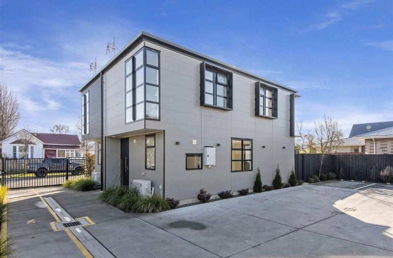 2/68 Barbour Street, Waltham, Christchurch City, Canterbury - Carousel 1